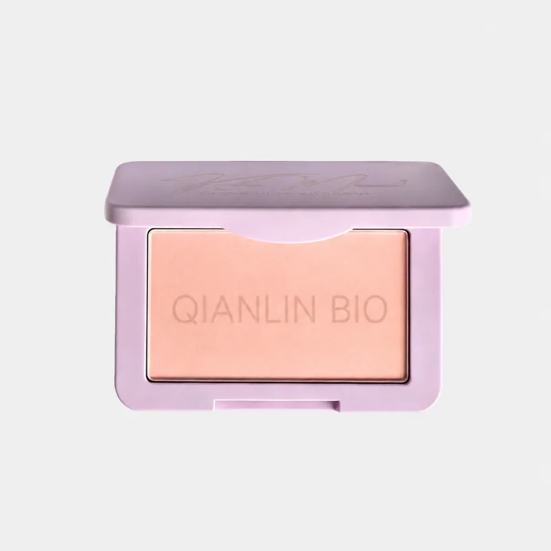 Soft-focus single-color blush